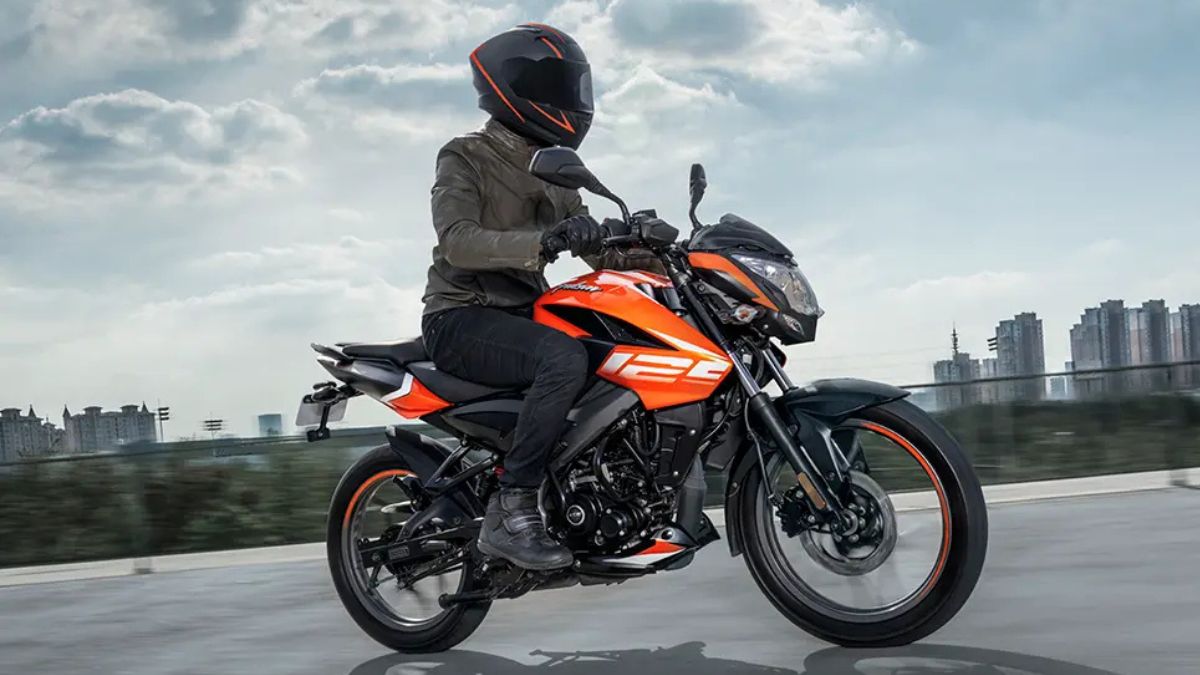 GST Cut के बाद ₹92,182 में मिल रही Bajaj Pulsar NS125, जानें इंजन, माइलेज और फीचर्स