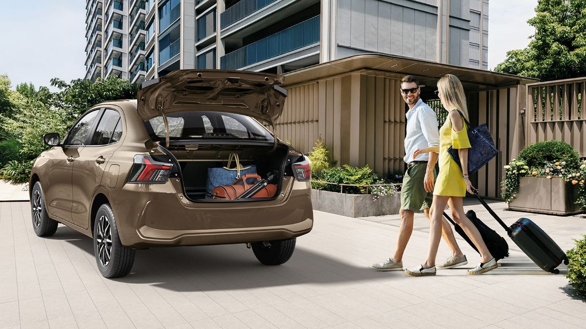 Maruti Dzire ने Hyundai Creta और Mahindra Scorpio को पीछे छोड़ा, September में बिक्री 85% बढ़ी, जानें Price, Mileage & Safety