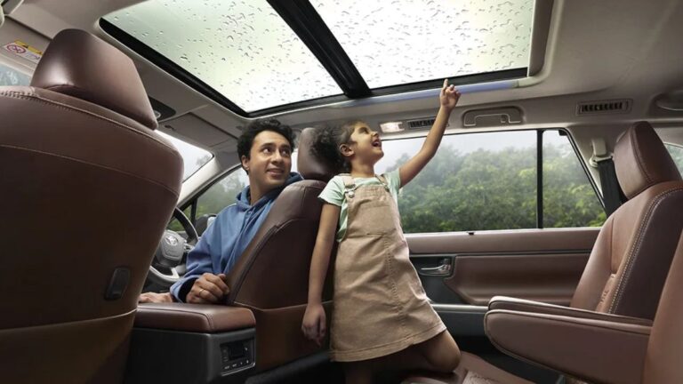 Toyota September 2025 Sales Report: पिछले महीने Innova बनी सबसे ज्यादा बिकने वाली कार