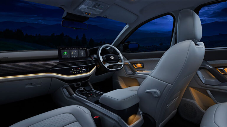 Tata Safari पर आया ₹1 लाख का Discount Offer, जानें Price, Engine & Mileage